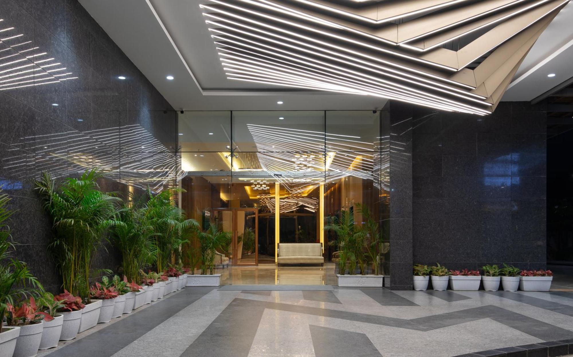Hometel Alambagh Lucknow - A Sarovar Hotel Eksteriør billede